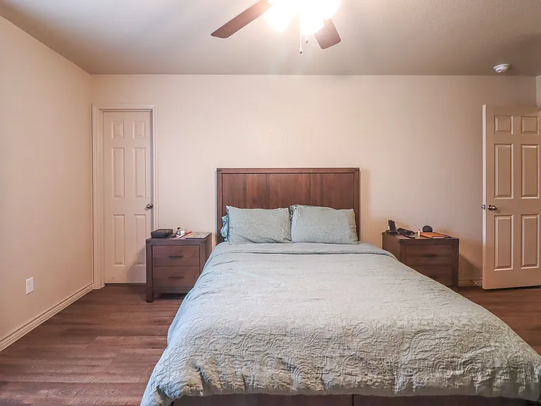 1914 Castroville Trl — Photo 12