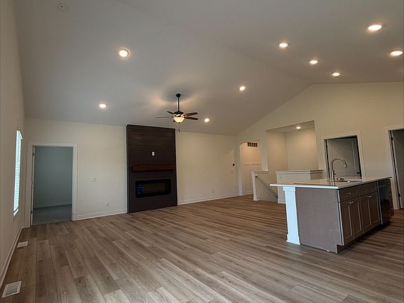 5th image of 6133 Thor Ave