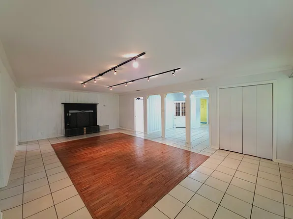 2605 Vz County Road 4912, Van, TX 75790