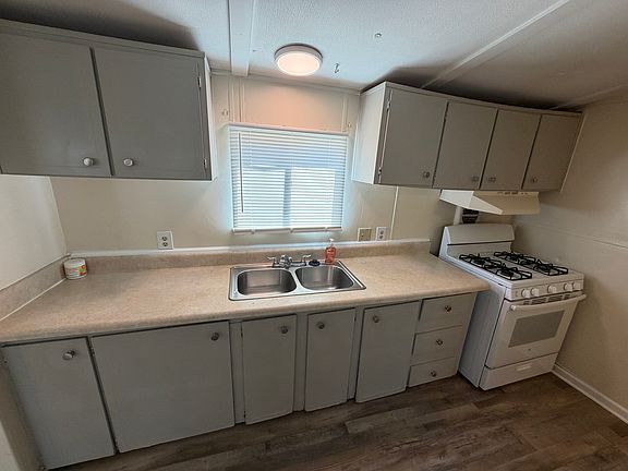 4th image of 510 W 9 1/2 Mile Rd Floor 2