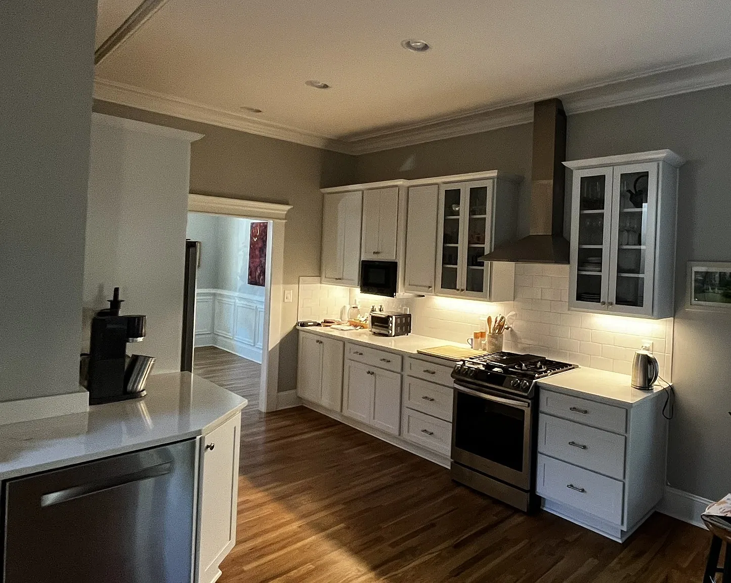 3 bed, 2.5 bath, 2442 sqft, $3,200 — Photo 3