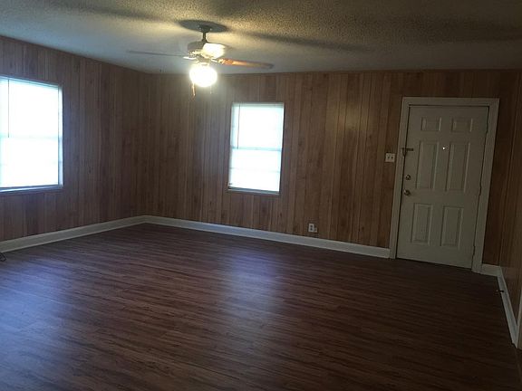 4th image of 3100 East Dr