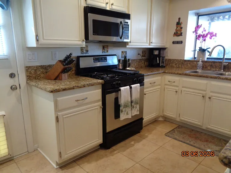43043 Flag St — Photo 9