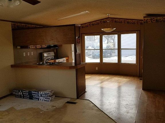 3rd image of 2900 Grand Ave Lot 51