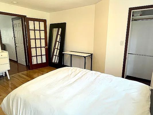 5th image of 97 McGuinness Blvd APT 2R