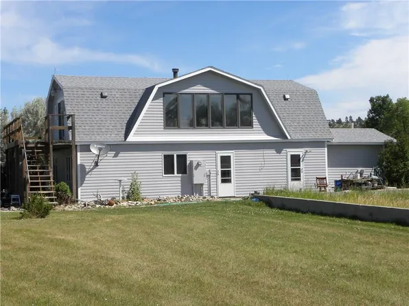 2901 N 18th Rd, Worden, MT 59088