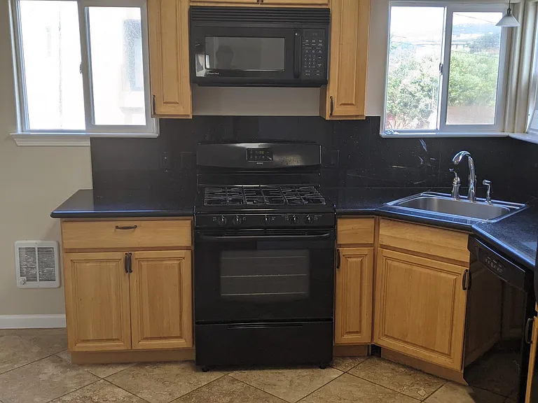 2 Santa Maria Ave #5 — Photo 9