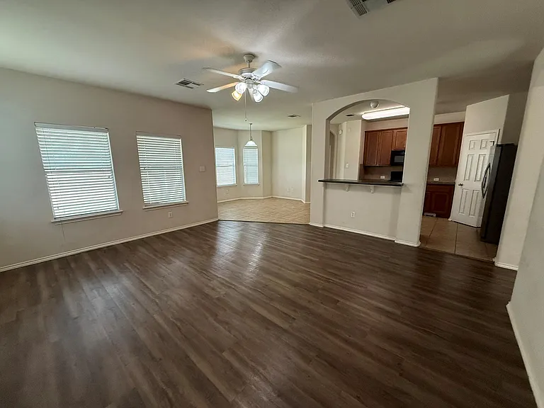 1514 Kothman Dr — Photo 16