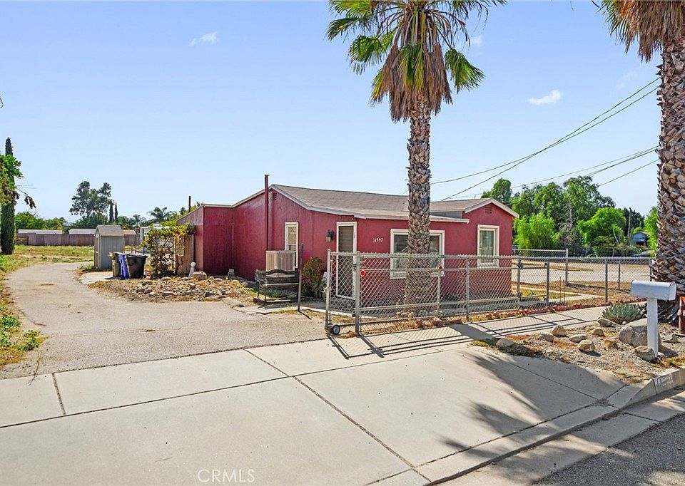 1st image of 14997 Arrow Blvd