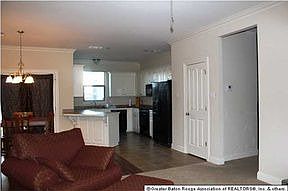 5th image of 2562 Brady Ave