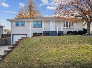 1523 1st Ave E, Dyersville, IA 52040