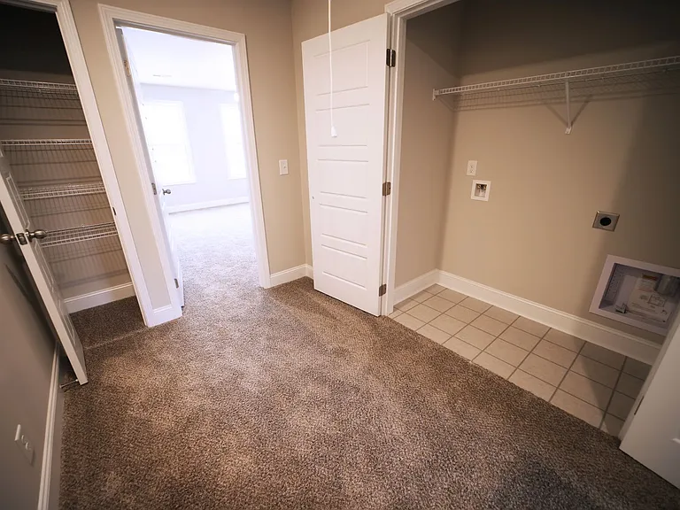 220 Drayton Dr — Photo 22