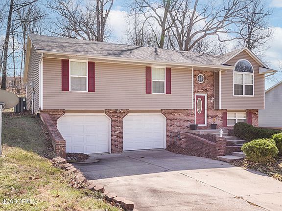 2nd image of 1520 Del Cerro Dr