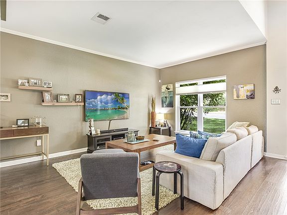 3rd image of 8614 Piney Creek Bnd