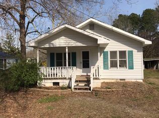 113 S Poplar St, Angier, NC 27501