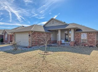 2200 SE 8th St, Moore, OK 73160