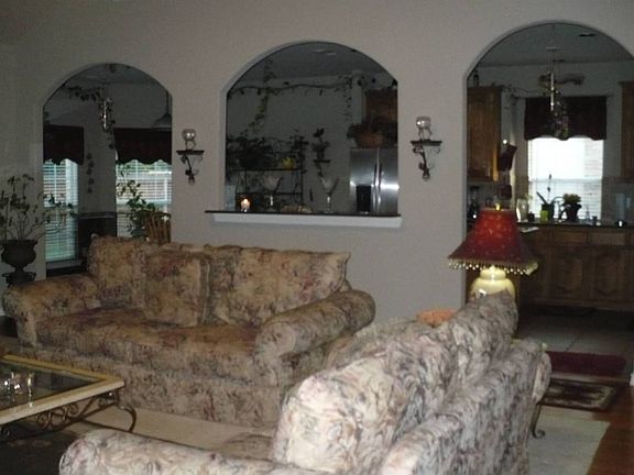 2nd image of 1311 Vistawood Dr