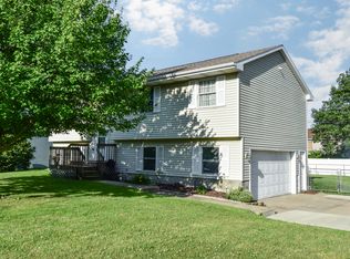 1409 N Nixon Dr, Pontiac, IL 61764