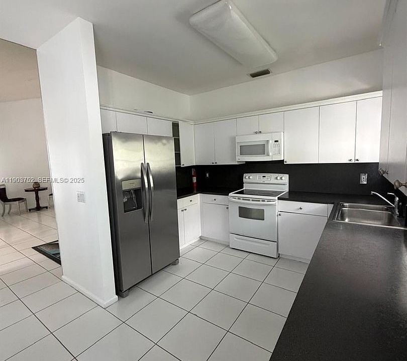 1st image of 11690 Briarwood Cir APT 4