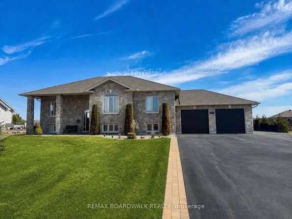 3421 Summerbreeze Dr, Ottawa, ON K0A 2W0