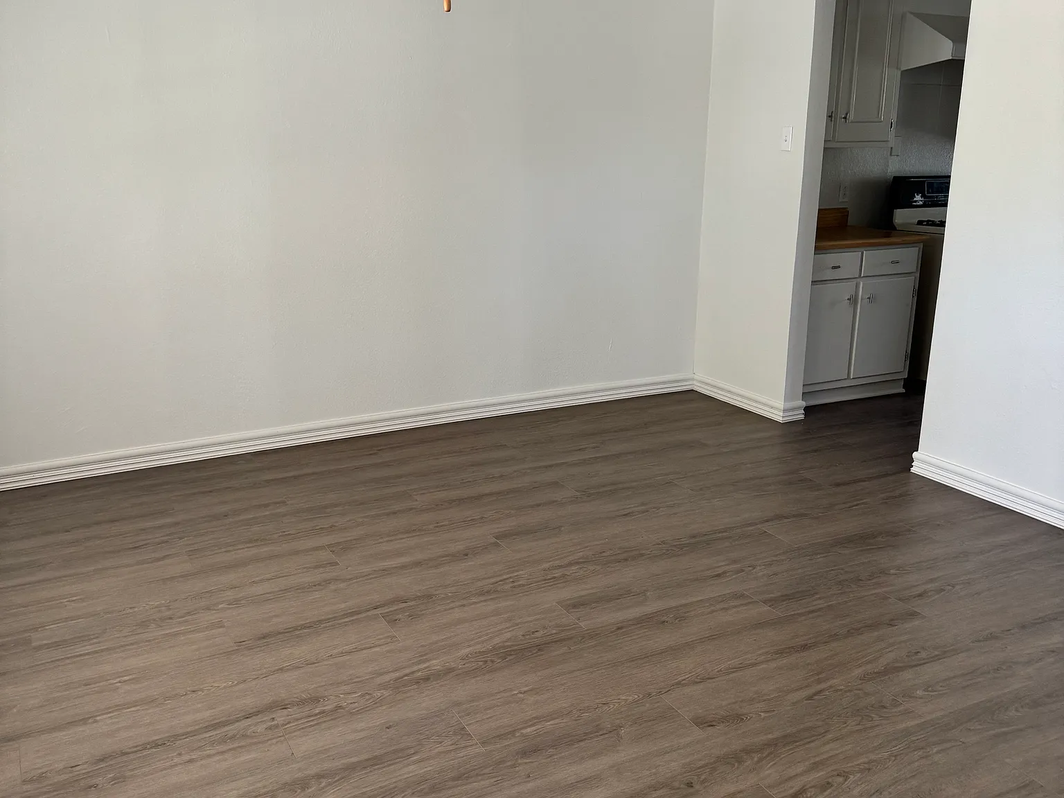 2 bed, 1005 sqft, $1,200 — Photo 1