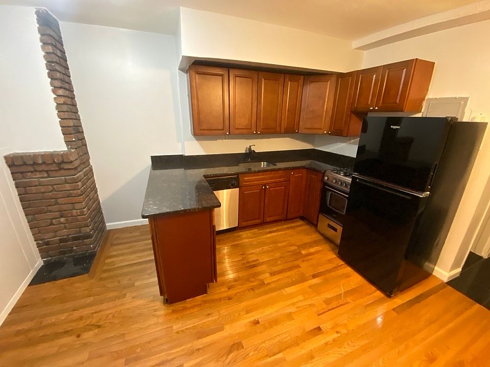 1st image of 239 E 33rd St #3H