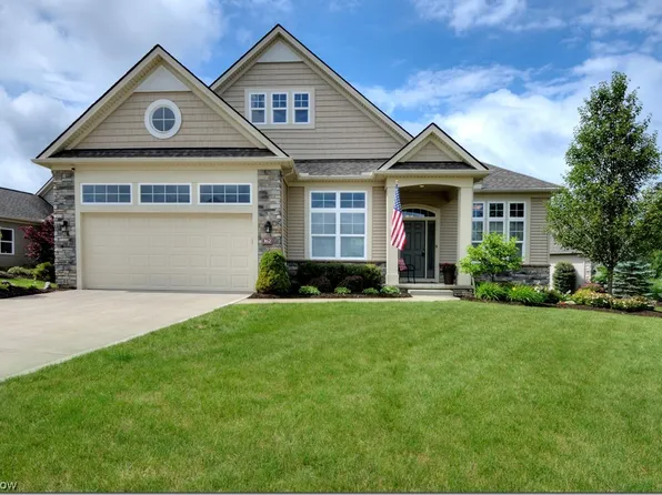 162 Knightsbridge Cir, Broadview Heights, OH 44147