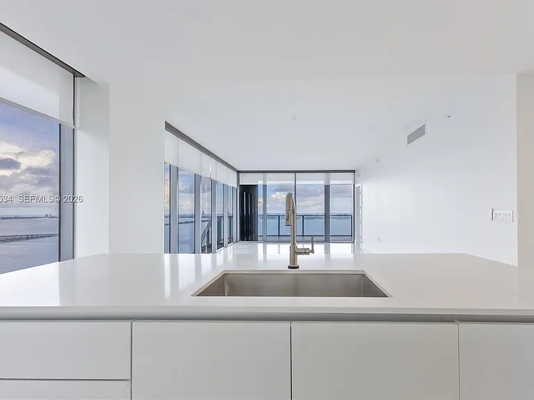 700 NE 24th St #4101 — Photo 6