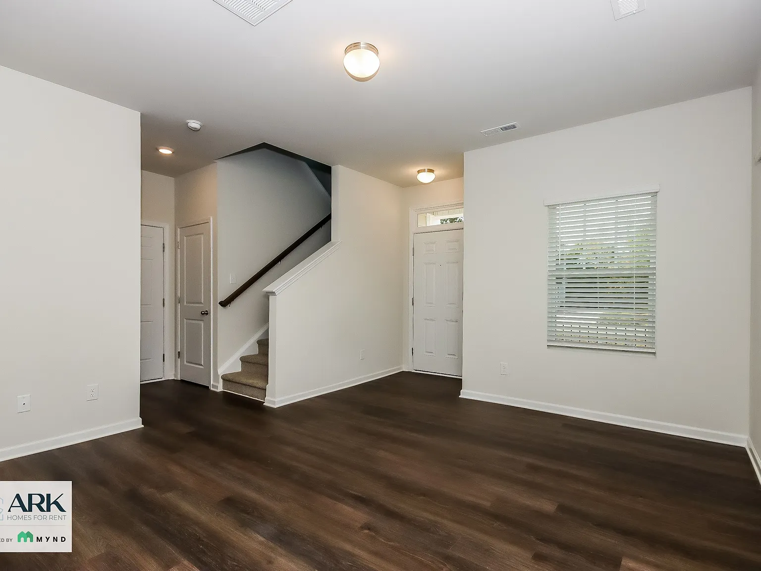 4 bed, 2.5 bath, 1738 sqft, $2,114 — Photo 3