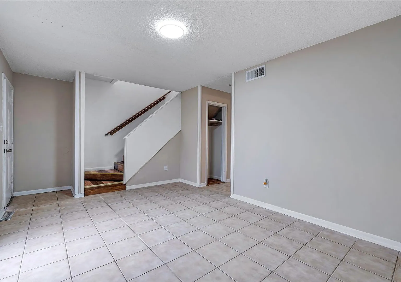 Cedar Heights Dr. — Photo 3