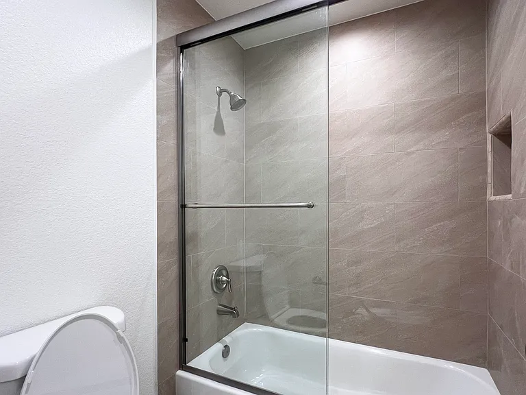 134 S Western Ave #10 — Photo 19