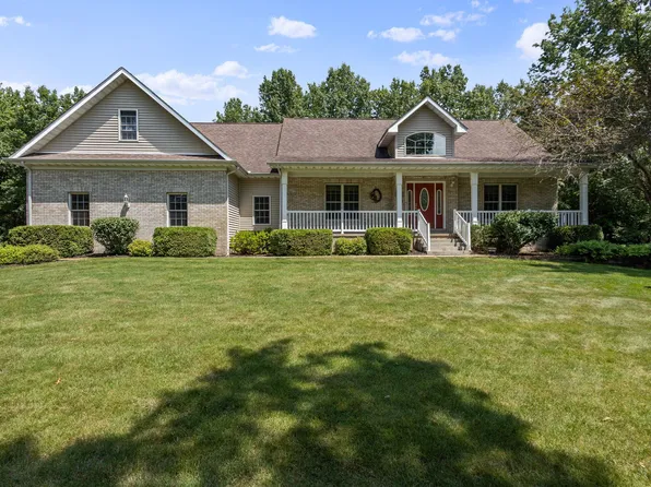 10597 W Whispering Woods Dr, Demotte, IN 46310