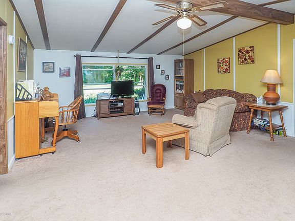 3rd image of 34471 North Dr