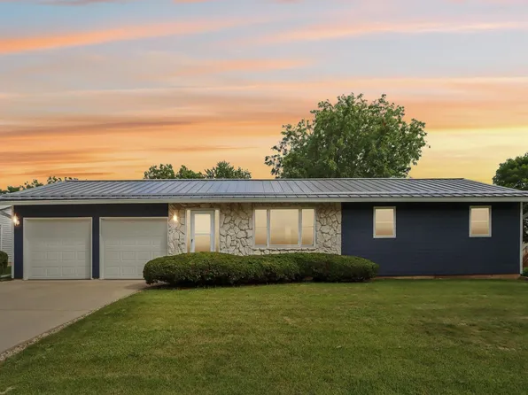 708 Willow Run Ct, Cottage Grove, WI 53527