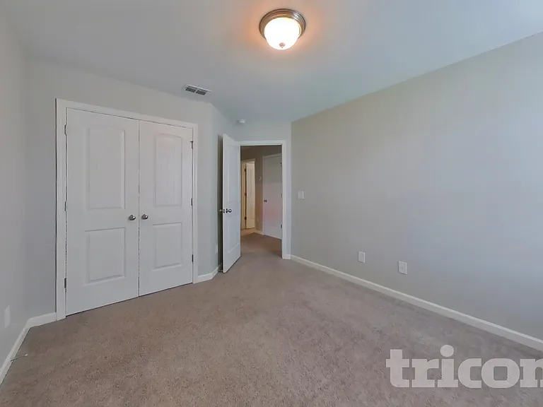 1031 Solomon Ln — Photo 10
