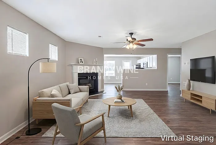 3 bed, 2.5 bath, 1650 sqft, $1,895 — Photo 3