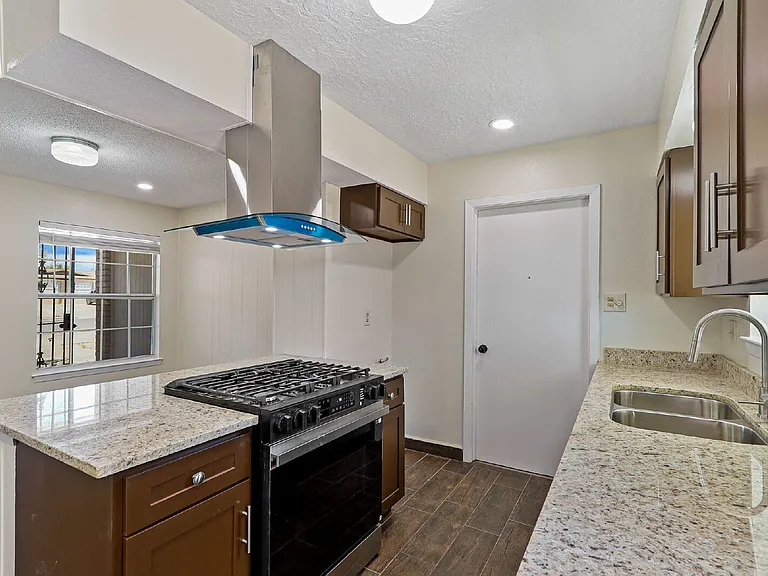 2608 Dan Sikes Dr — Photo 9