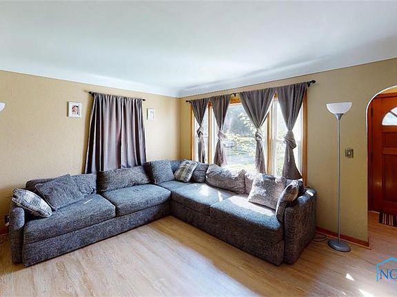 3rd image of 335 N Columbus Ave
