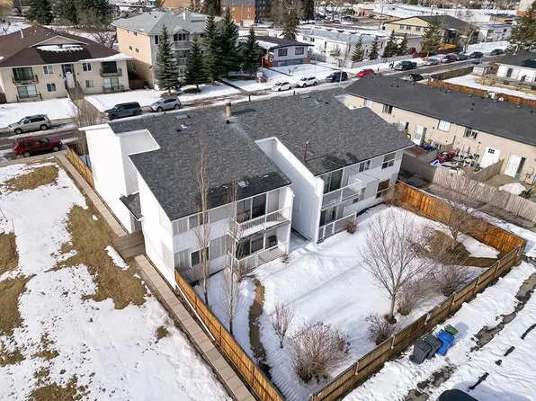 4328 S 75th St NW #5, Calgary, AB T3B 2M8