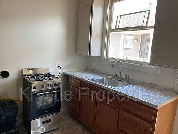 5th image of 1723 Sacramento St #C