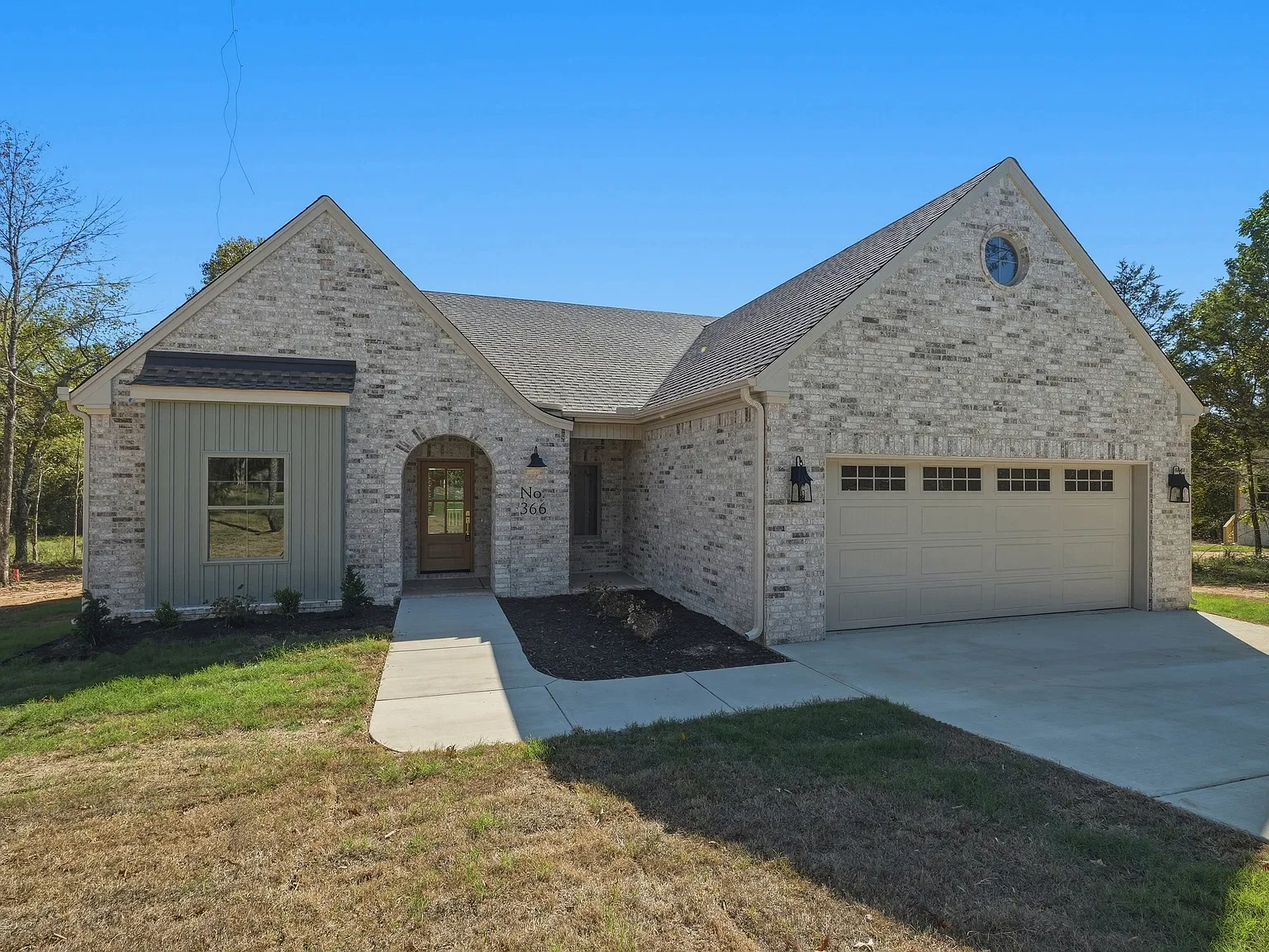 3 bed, 1802 sqft, $2,200 — Photo 2