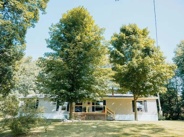 301 W 96th St, Grant, MI 49327
