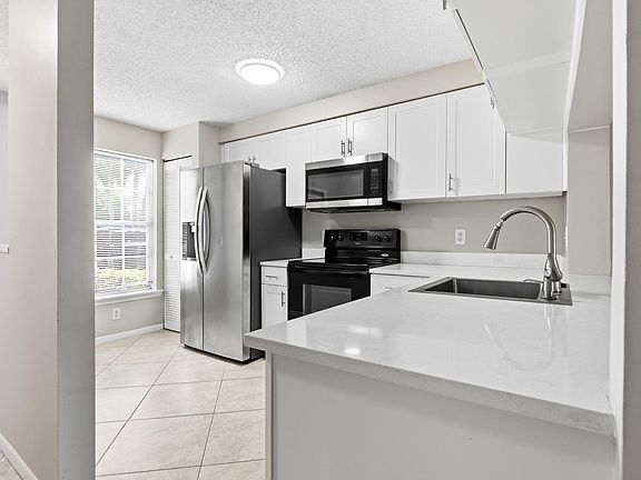 2nd image of 5380 Jubilee Way #200