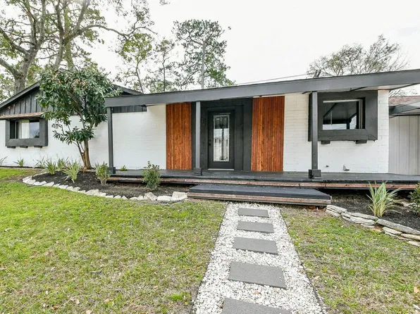 6002 Greenmont Dr, Houston, TX 77092