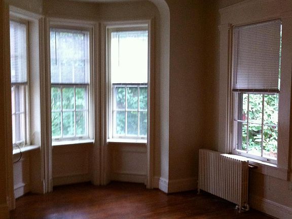 Bed Room (overlooks greenspace)