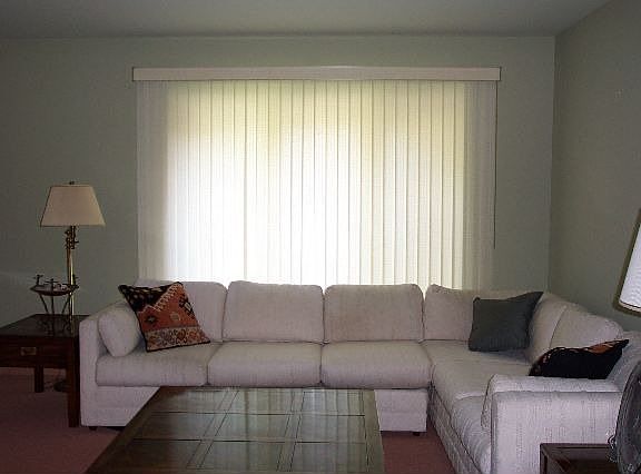 3rd image of 1564 Rose Ln