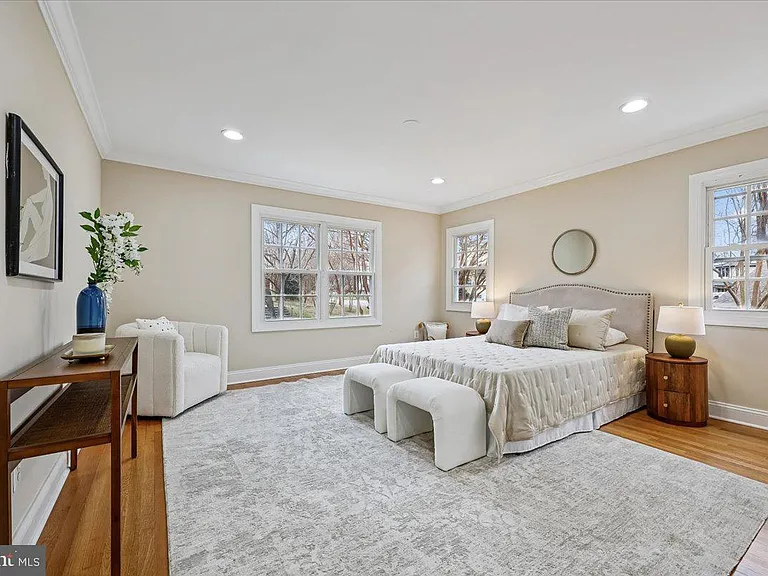4902 Derussey Pkwy — Photo 49