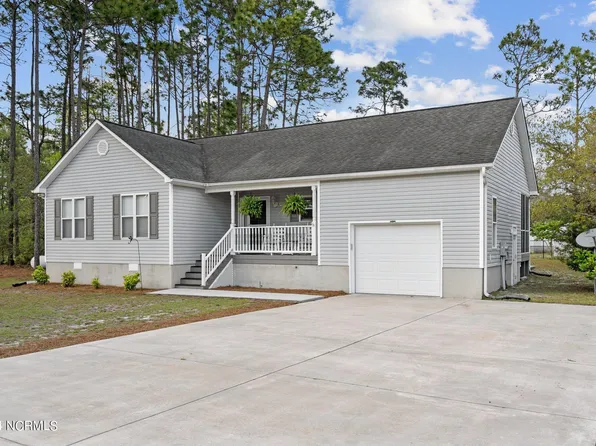 98 N Greensboro Road, Southport, NC 28461