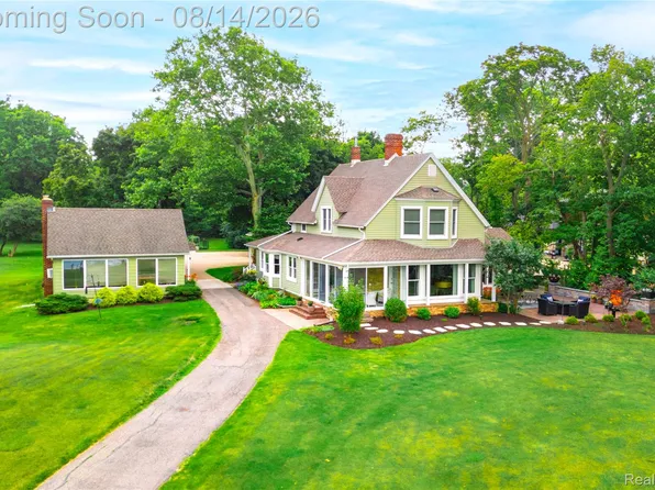 21843 W River Rd, Grosse Ile, MI 48138