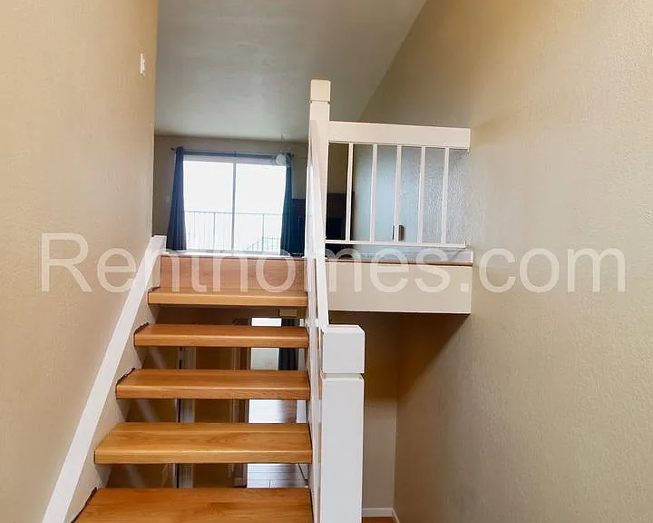 3745C Balboa Ter — Photo 2